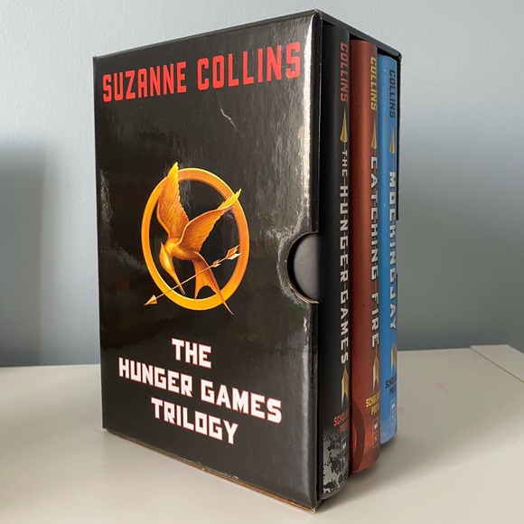 The Hunger Games Trilogy - Picture 1 of 2